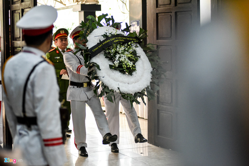 Người thân tiếc thương chiến sĩ PCCC thiệt mạng ở cao tốc Pháp Vân